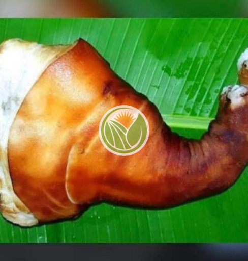 Chân giò heo tộc thui giả cầy